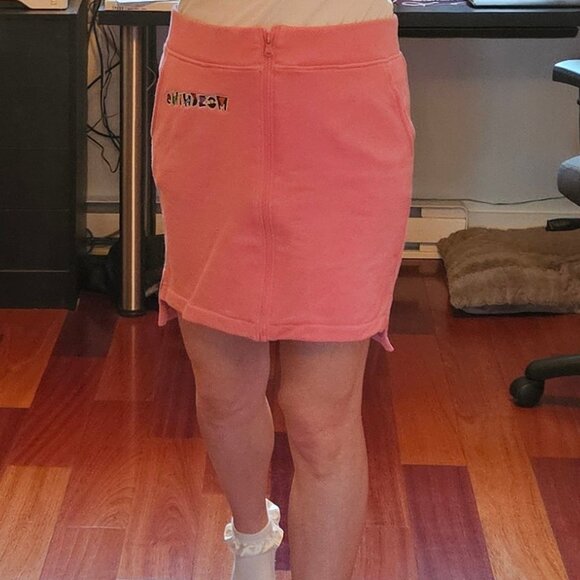 Pink Moschino skirt with zipper in front - Picture 3 of 5